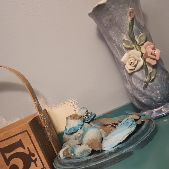 Decorative items - Picture 5 of 7